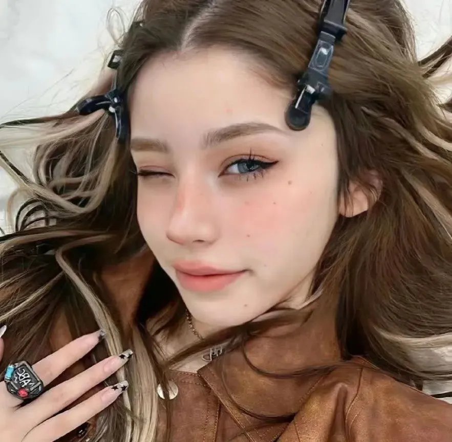 看见你就笑